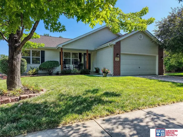 530 W Carrine Dr, Lincoln, NE 68521