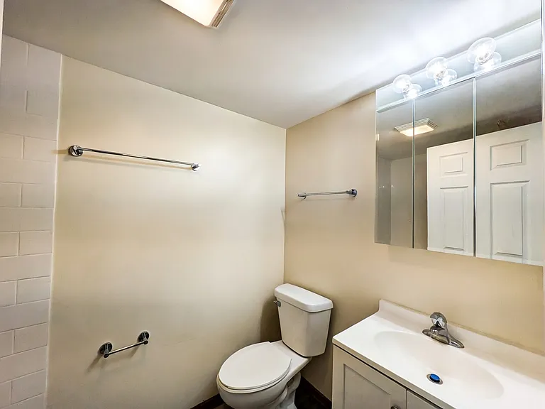 14019 Kilpatrick Ave #2S — Photo 10