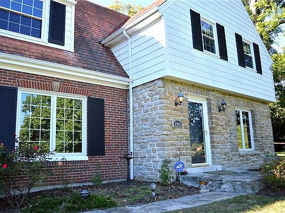 2nd image of 2903 Lafeuille Ave