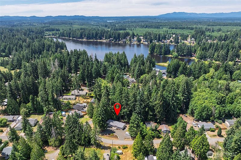 3rd image of 21 E Willopa Road