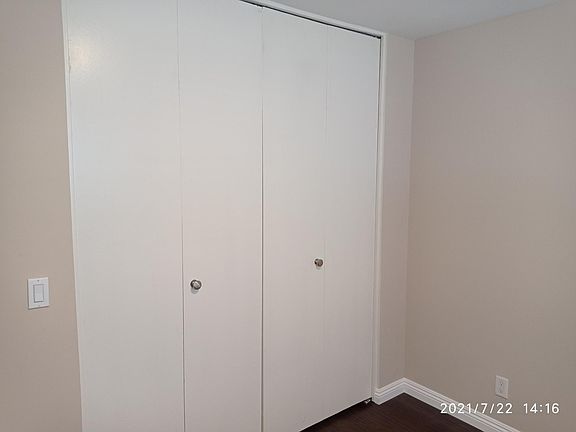 3rd image of 530 Graham Ave