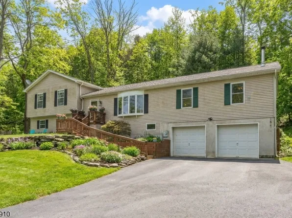 9 River View Dr, Hardwick Twp., NJ 07825
