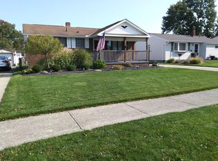 6455 Ledgebrook Dr, Brookpark, OH