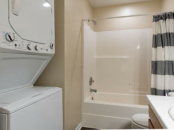 5th image of 811 Cloyd Dr #700