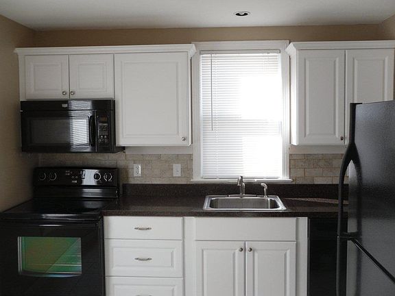 2nd image of 20401 Wilmore Ave