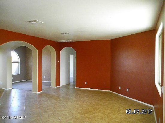 2nd image of 31637 W Grant Avenue