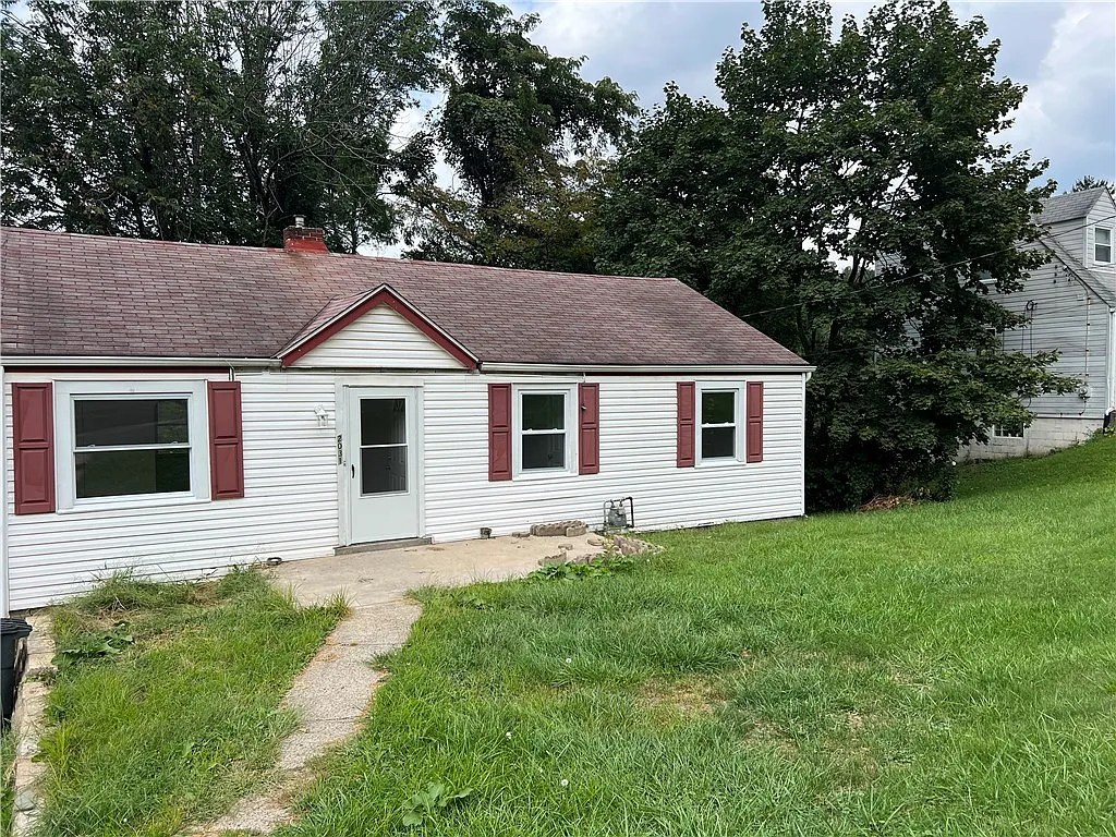 2031 McKinney Rd photo 1