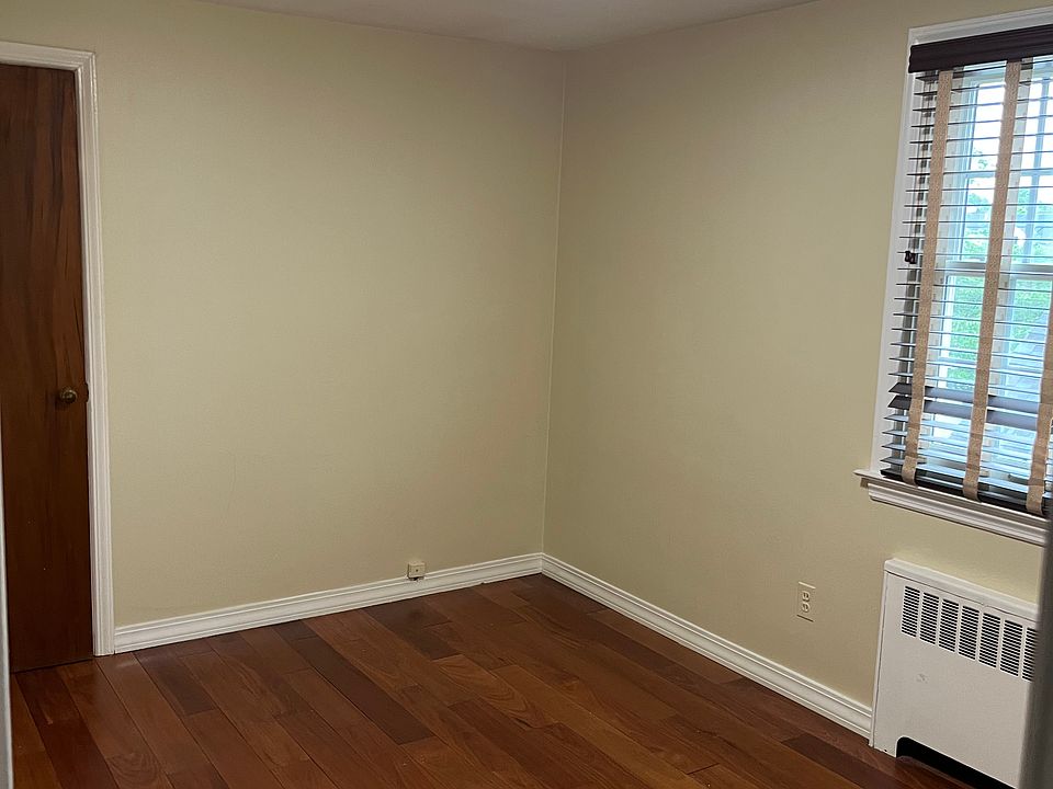 1st image of 986 N 1st St #2