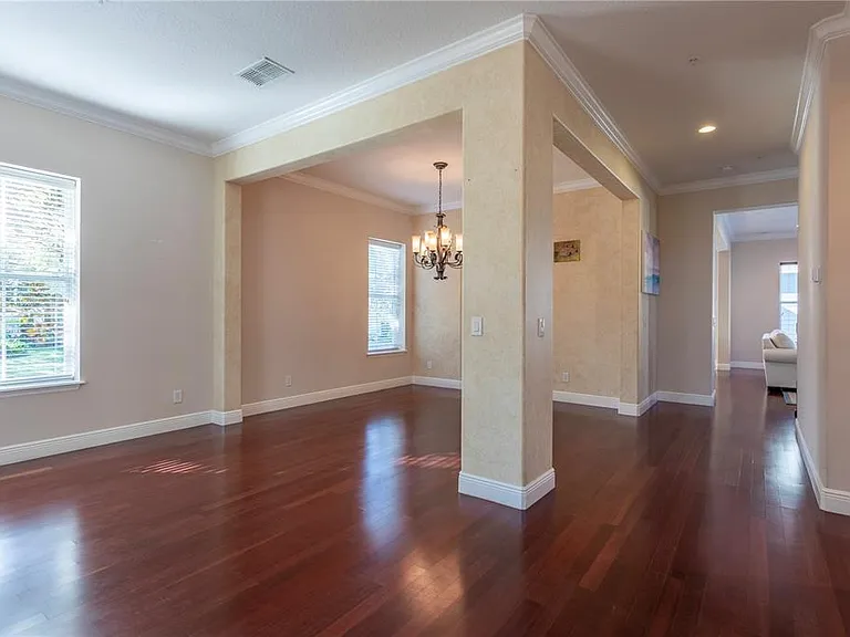 1608 Hanks Ave — Photo 4