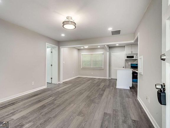5th image of 3045 Lindon Ln