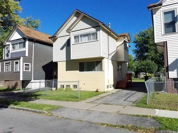 25 Quamina Dr, Rochester, NY 14605