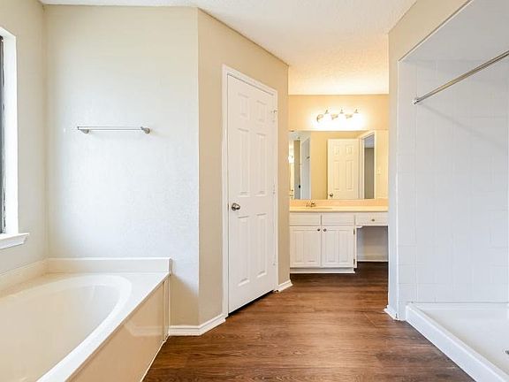 2nd image of 509 Eldorado Dr #9THDR-2007
