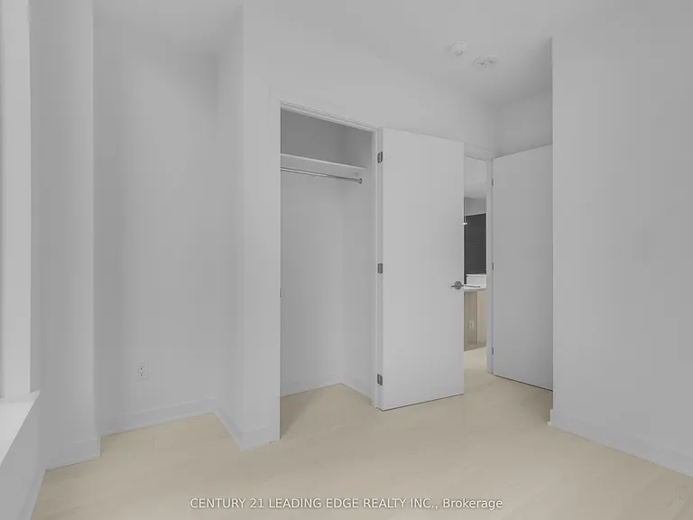 11 Yorkville Ave #3005 — Photo 26