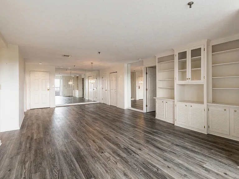 3920 Mystic Valley Pkwy #9 — Photo 3
