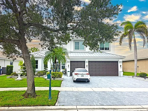 18560 SW 44th St Photo 1
