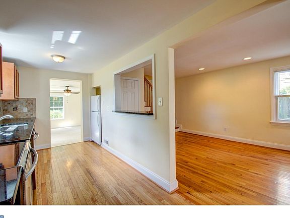 5th image of 102 Smyrna Ave