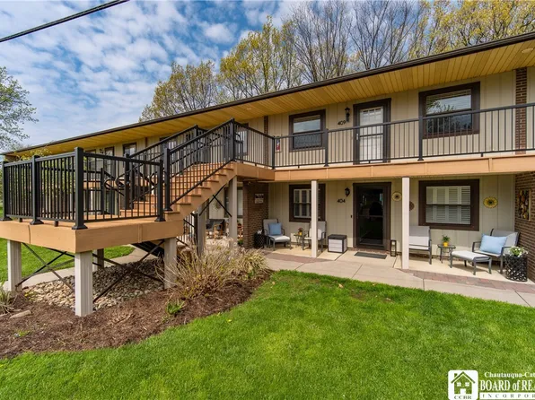 409 Edgewater Dr, Westfield, NY 14787