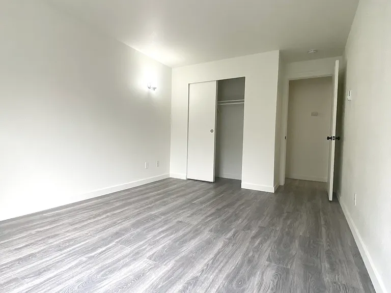 Olympic View Apartments — Photo 21