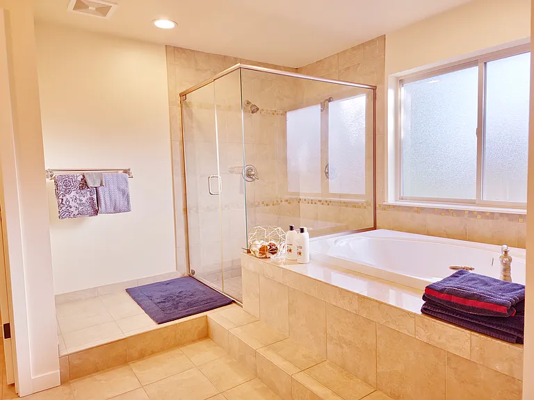 16609 NE 47th St — Photo 32