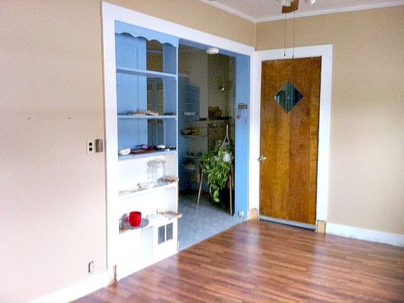 5th image of 404 N Shabbona St