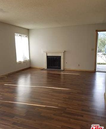 3rd image of 10520 Sunland Blvd Unit 2