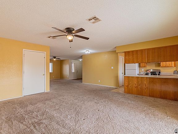 4th image of 7465 E 26th St