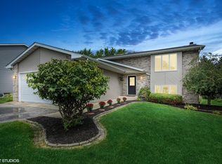 3536 Sunrise Dr, Crown Point, IN 46307