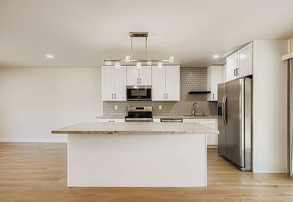 3rd image of 8731 E Fairmount Ave