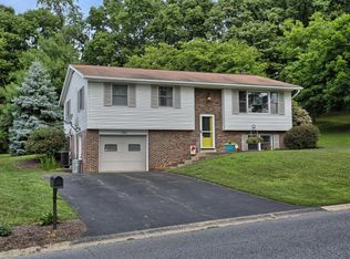 398 Highland Dr, Mountville, PA 17554