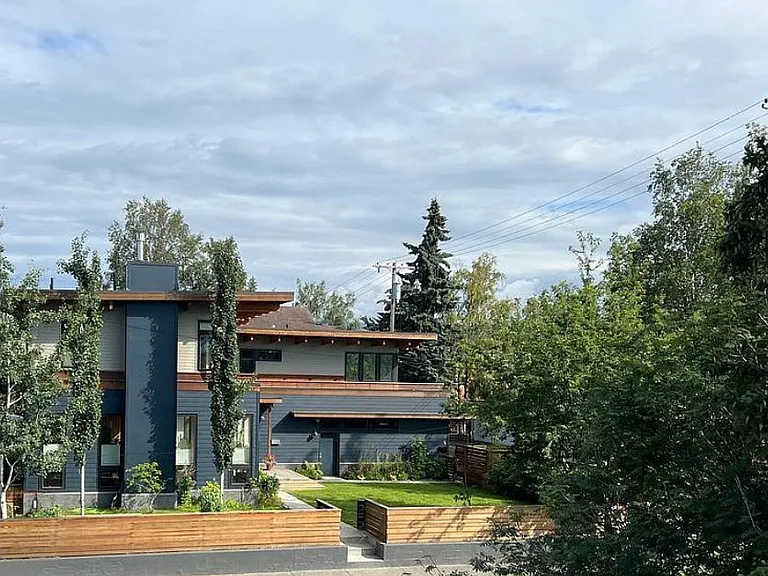 Rental unit located on 2nd floor
