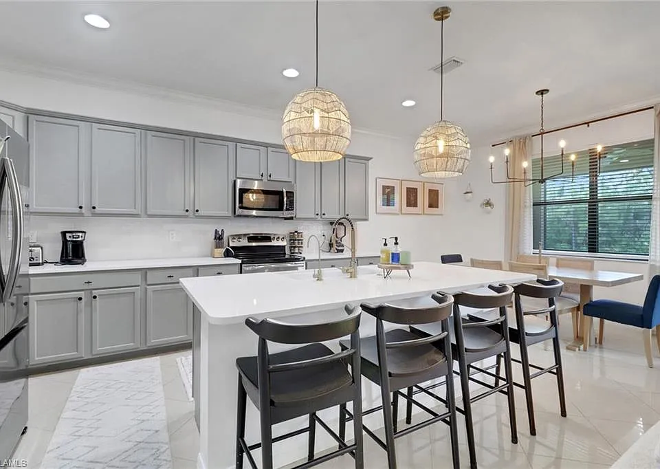 11295 Red Bluff Ln