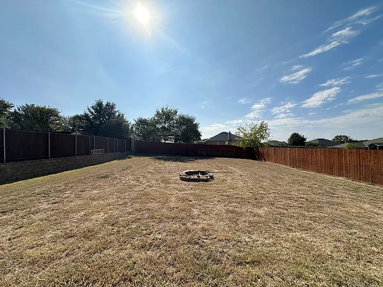 202 Crowfoot Dr — Photo 32