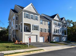 42302 Shoover Sq, Chantilly, VA 20152