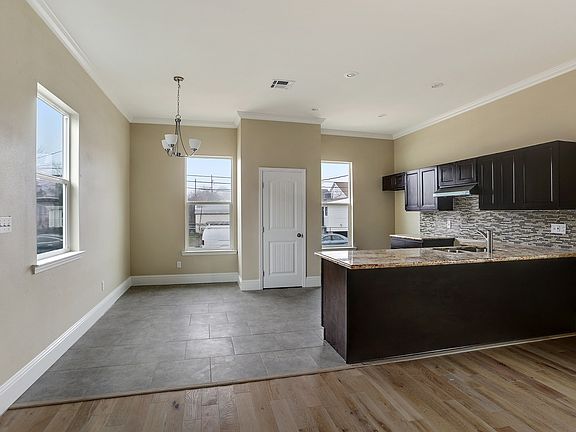 4th image of 927 Gordon Street