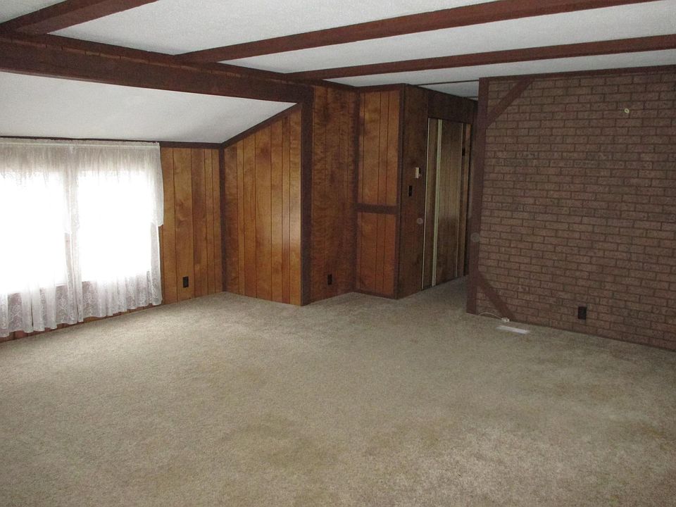 1st image of 134 Briarwood Dr