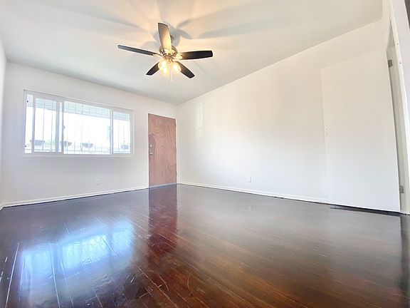 3rd image of 917 N Hudson Ave #7A