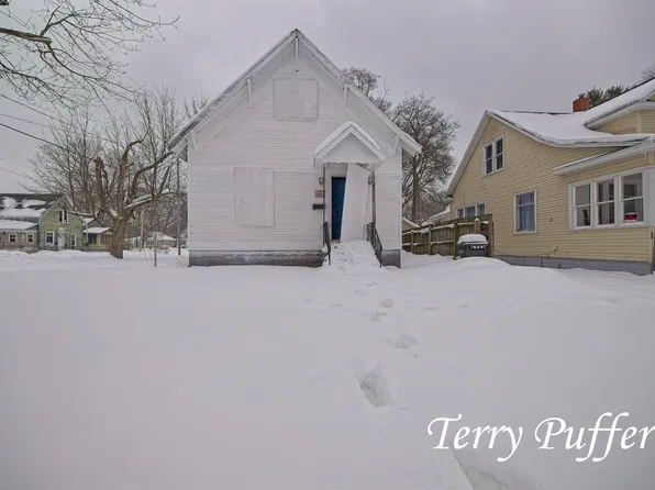 1676 Pine St, Muskegon, MI 49442