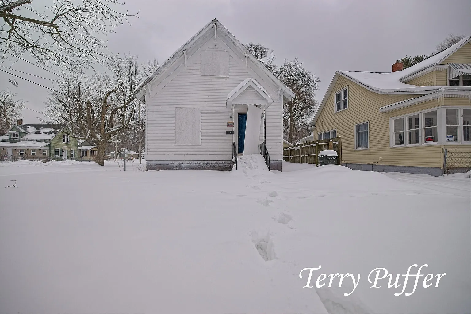1676 Pine St photo 1