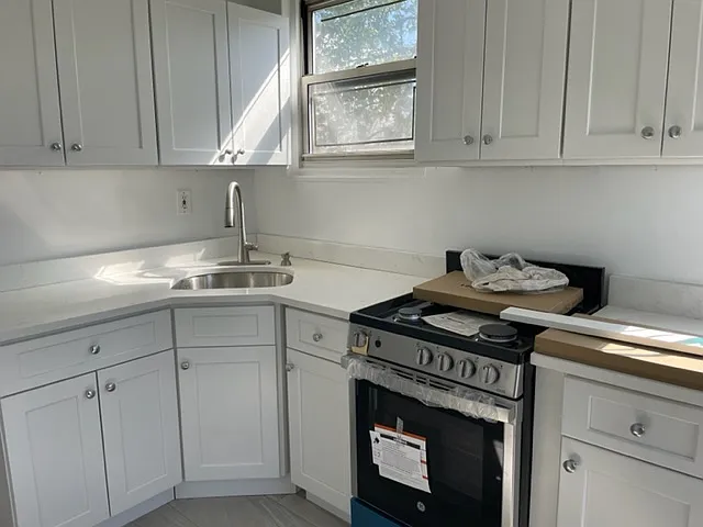 285 Central Ave #E5 — Photo 2