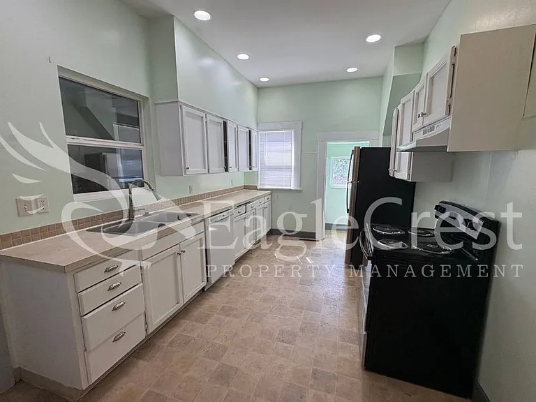 532 Washington St — Photo 64