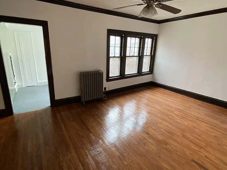 1442 W 101st St #16 — Photo 1