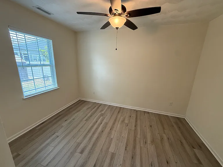 1022 Meadows Reach Cir — Photo 16