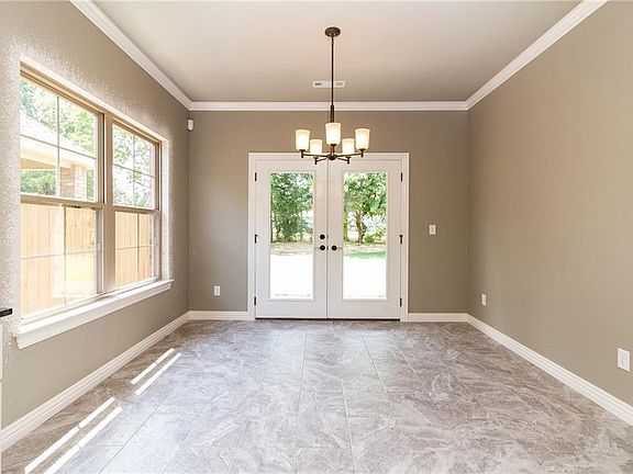 4th image of 1508 Park St