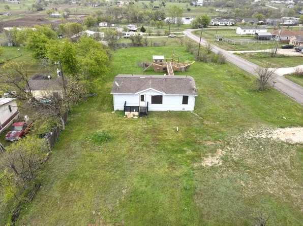 9200 Giant Dr, Joshua, TX 76058