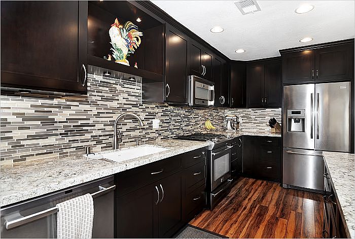 1st image of 230 Greenmoor