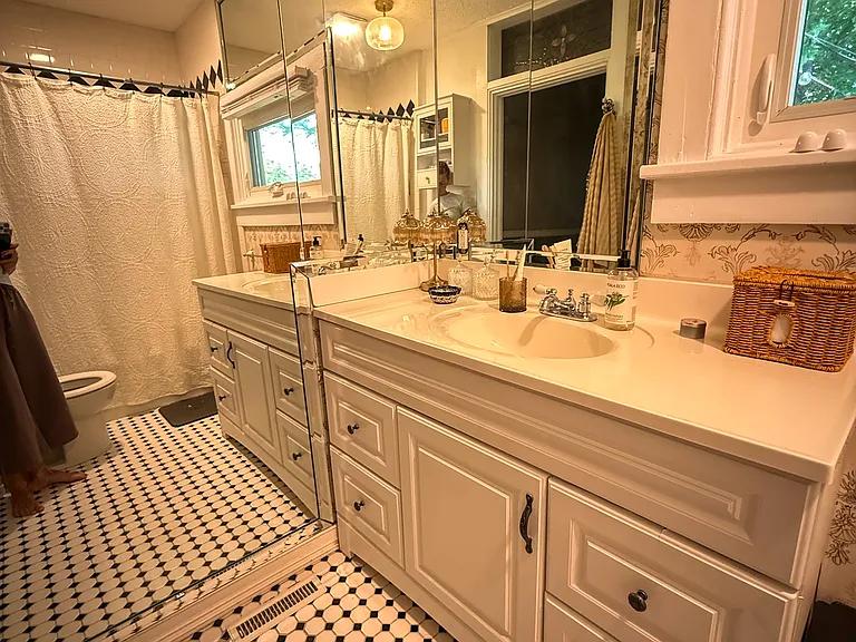 316 W Maple St — Photo 11