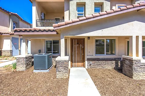 3164 N Sterling Ave #101 Photo 1