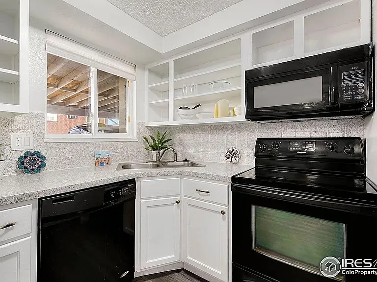 933 16th St SW #1 — Photo 7