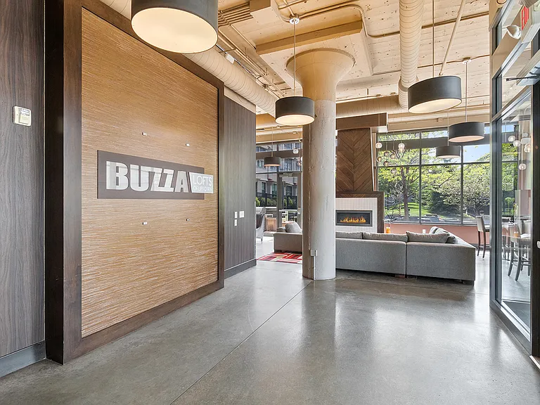 Buzza Lofts of Uptown — Photo 8