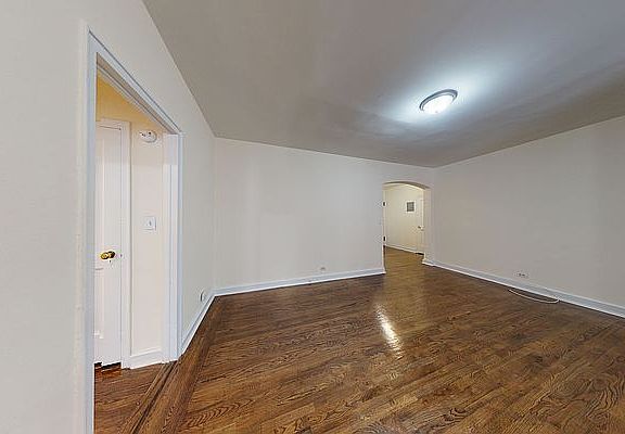 5th image of 246 E 45th St #7S